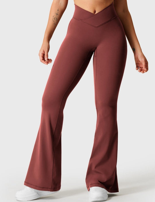 KOURTNEY™ | Flared leggings with V-waist