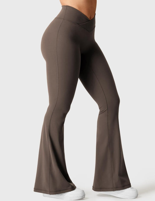 KOURTNEY™ | Flared leggings with V-waist