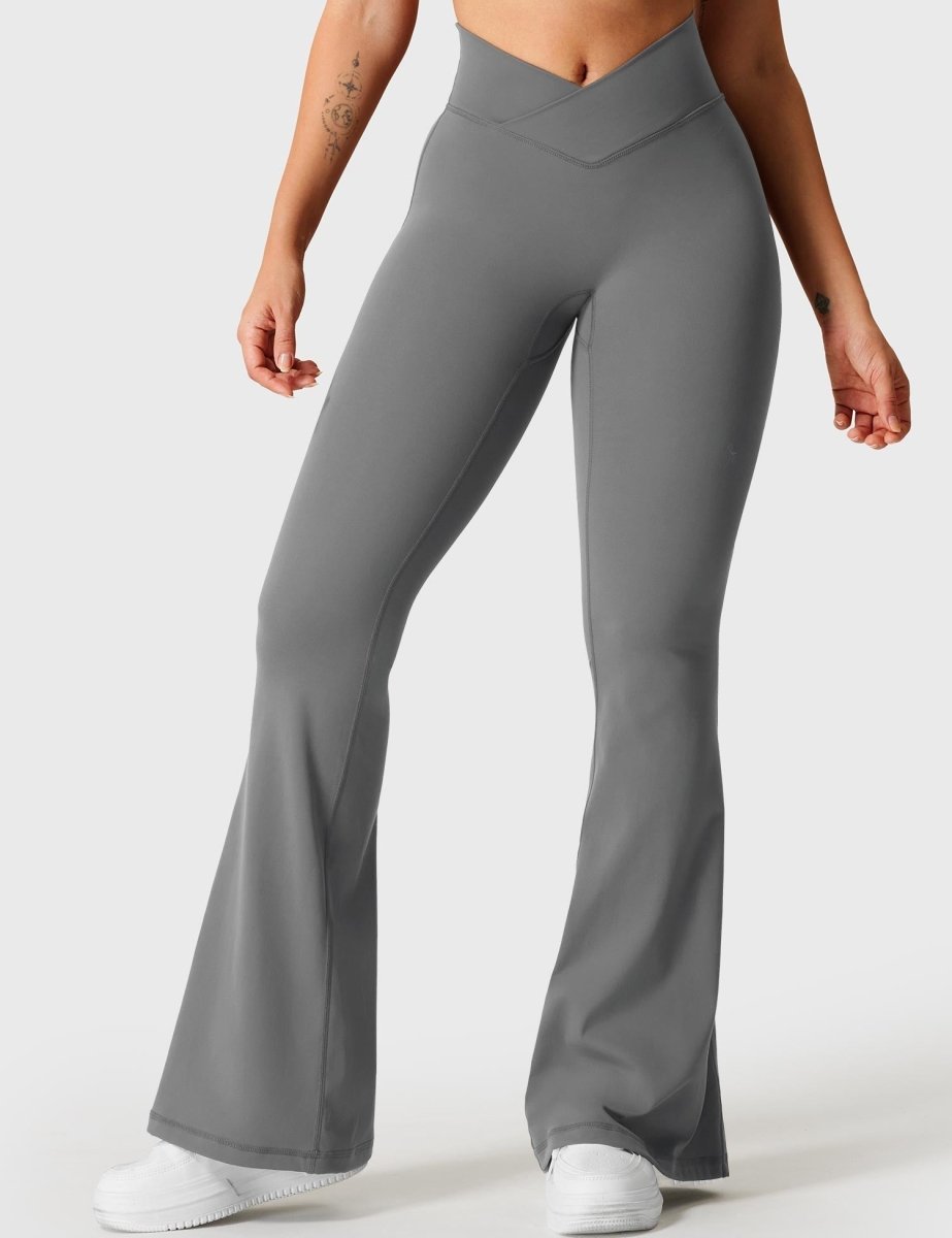 KOURTNEY™ | Flared leggings with V-waist