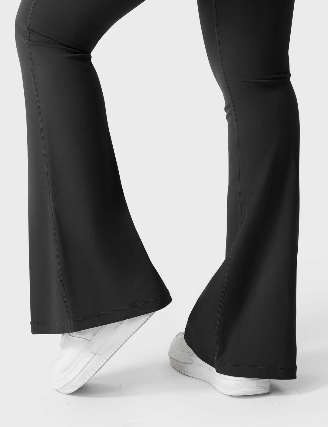 DAAN™ | Flared leggings with pockets